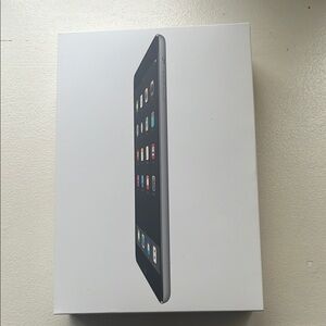 Empty iPad mini 2 box